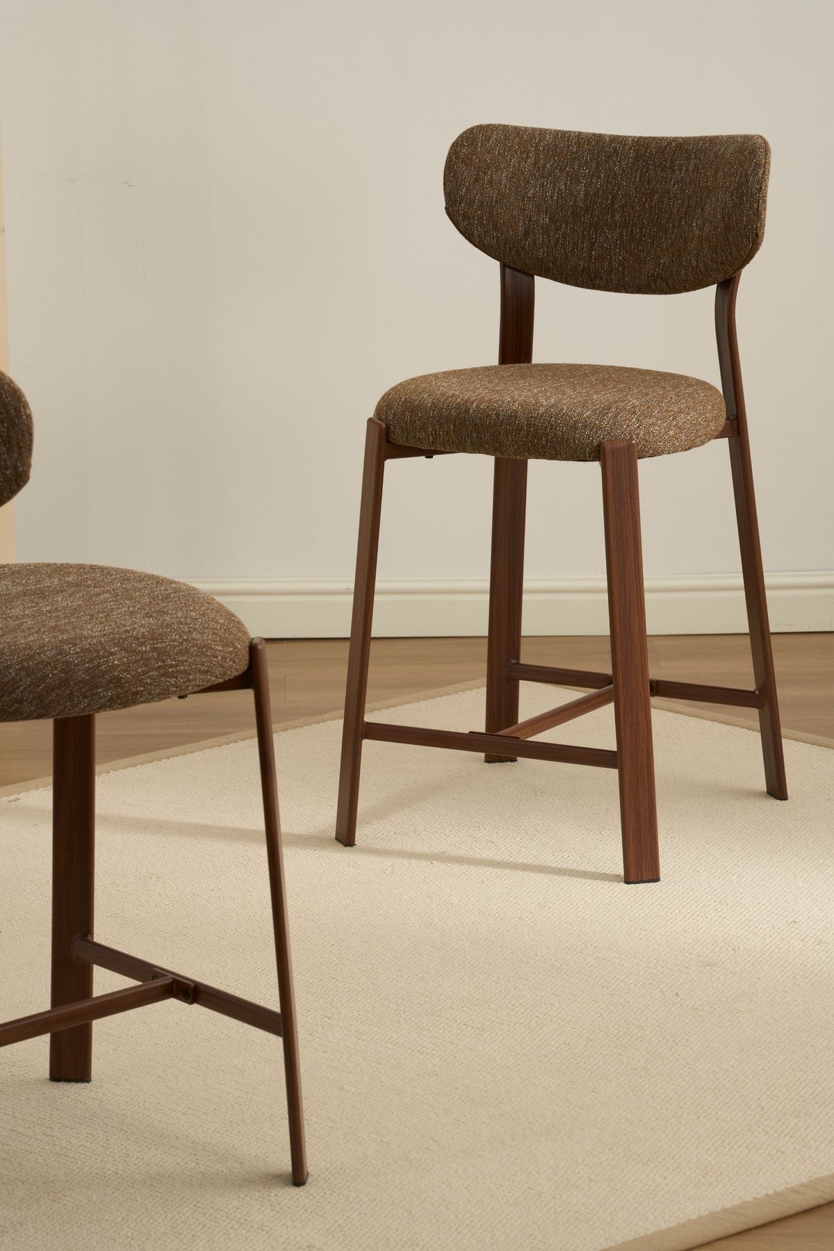 Jane Barstol - Brun - Valnød-look