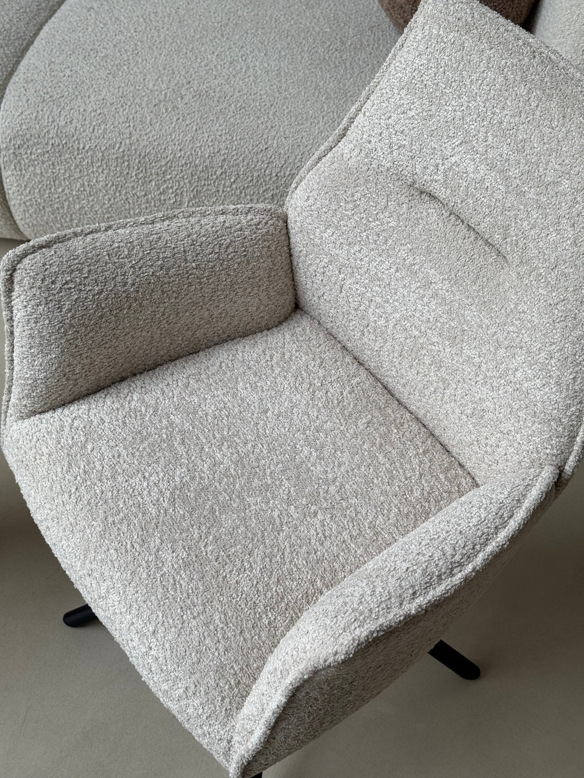 Nora drejestol beige chenille