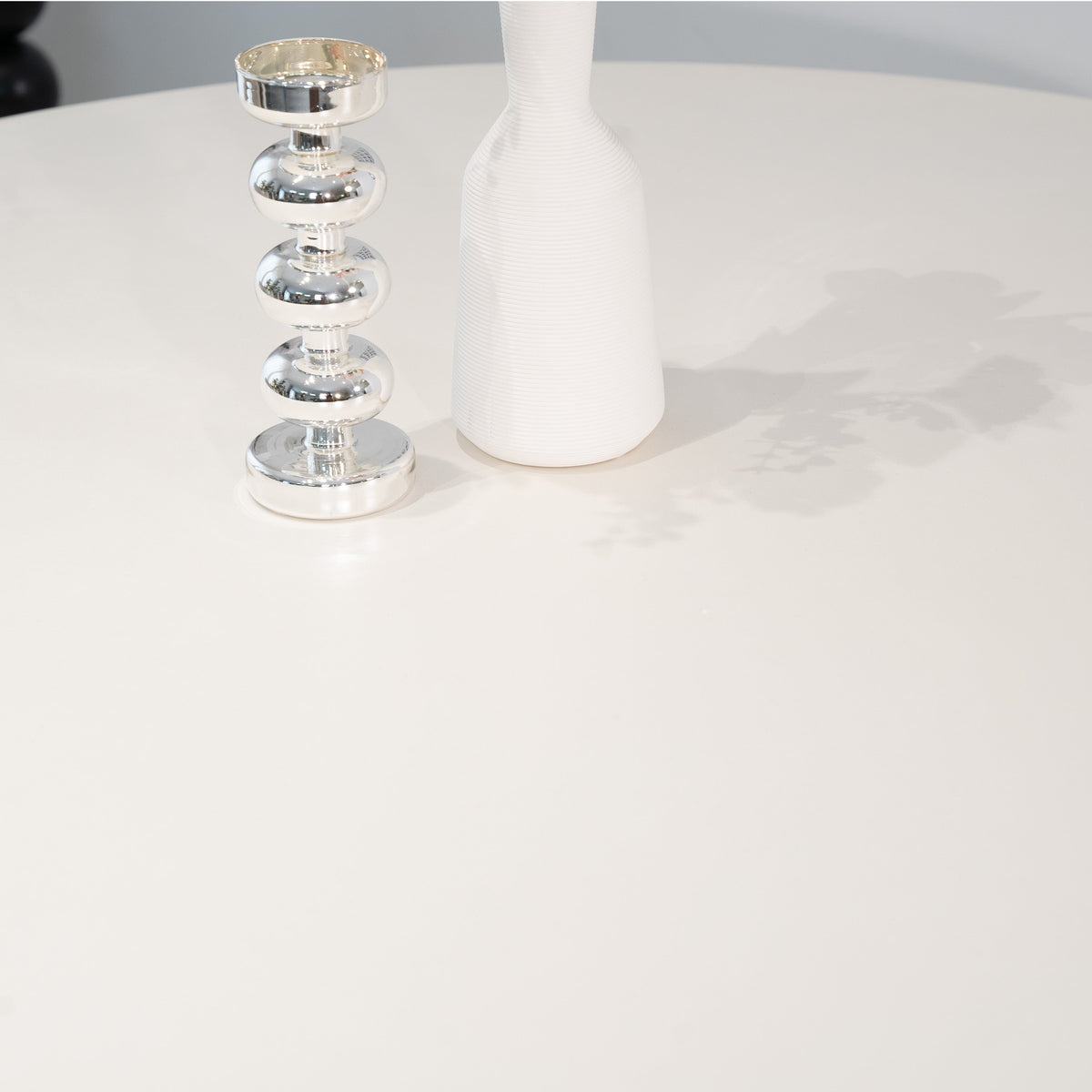Lima rundt spisebord microcement
